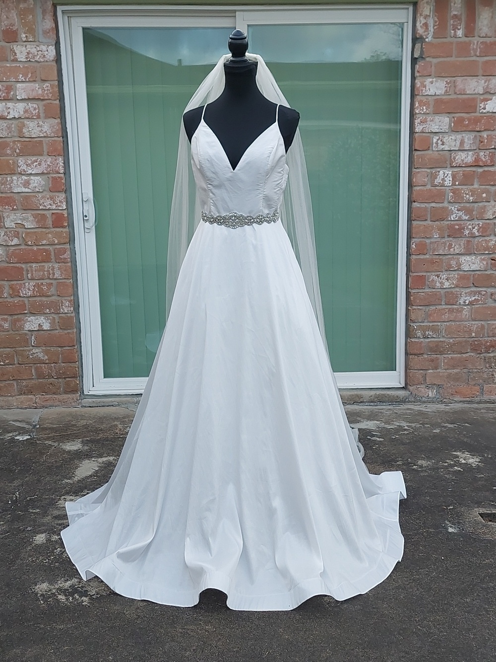 Off White A-line Ballgown Wedding Dress with Pockets Sz 10